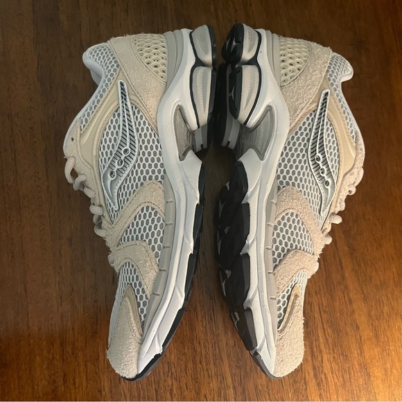 NORDSTROM X SAUCONY
PROGRID TRIUMPH 4 Men’s size 7.5. Beige suede and white. - Picture 14 of 15